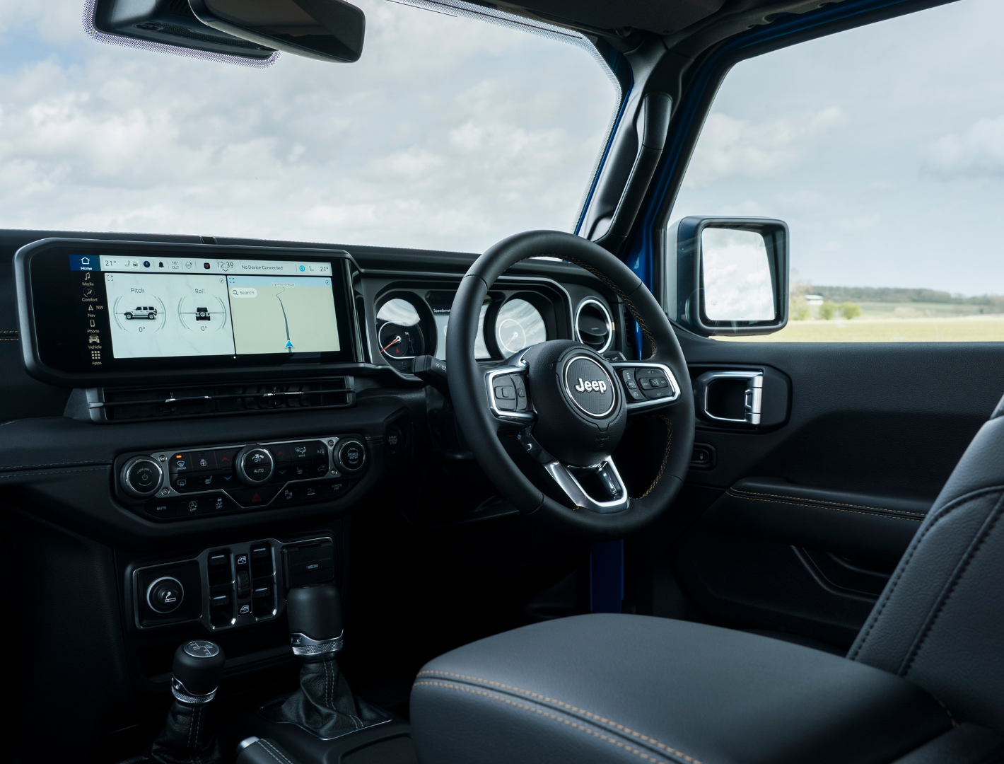 Jeep® Wrangler named The Sun Road trip Car of the Year at 2025 News UK Motor Awards